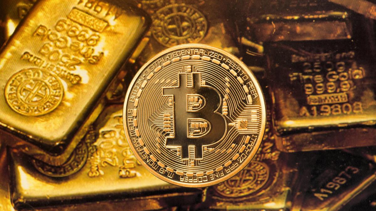 Bitcoin остается лучшим активом года, после золота